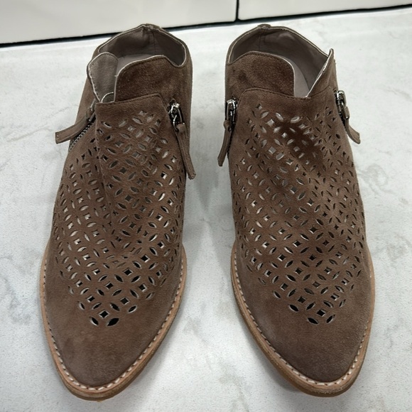 Sbicca Taniss Vintage Laser Cut Suede Leather Women's Mule Clog Zip Booties Boho - Picture 3 of 15